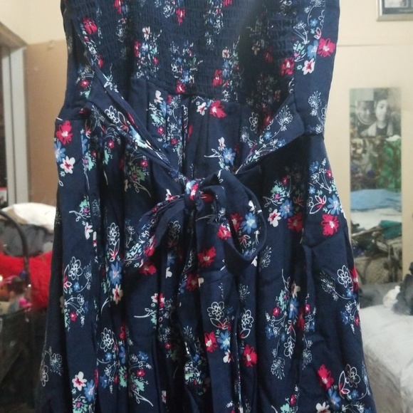 Dress - Picture 3 of 4